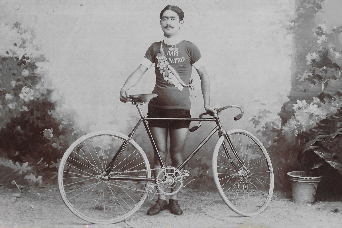 La prima bicicletta barese apparve nel 1902, il primo Giro d’Italia nel ...